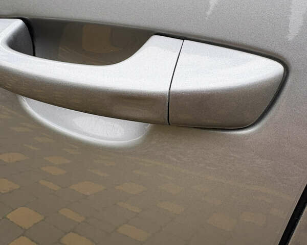 Сірий Фольксваген Пассат, об'ємом двигуна 2 л та пробігом 203 тис. км за 12500 $, фото 11 на Automoto.ua