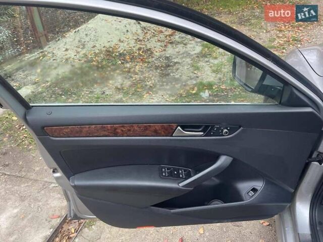 Серый Фольксваген Пассат, объемом двигателя 2.5 л и пробегом 124 тыс. км за 12500 $, фото 6 на Automoto.ua