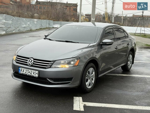 Серый Фольксваген Пассат, объемом двигателя 2.48 л и пробегом 270 тыс. км за 8800 $, фото 4 на Automoto.ua
