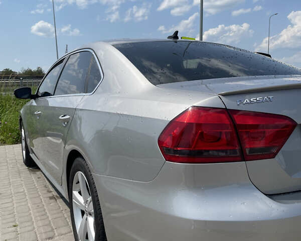 Сірий Фольксваген Пассат, об'ємом двигуна 2.5 л та пробігом 221 тис. км за 11300 $, фото 1 на Automoto.ua