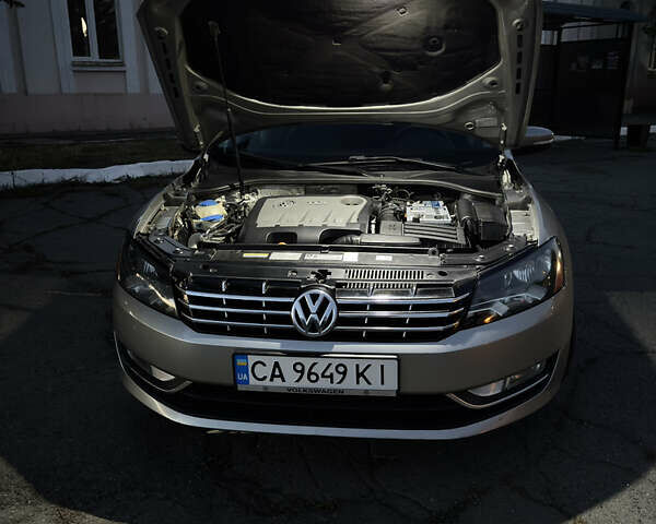 Серый Фольксваген Пассат, объемом двигателя 1.97 л и пробегом 291 тыс. км за 13000 $, фото 9 на Automoto.ua