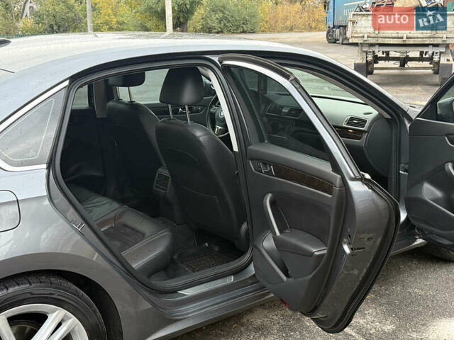 Серый Фольксваген Пассат, объемом двигателя 1.97 л и пробегом 234 тыс. км за 14000 $, фото 10 на Automoto.ua