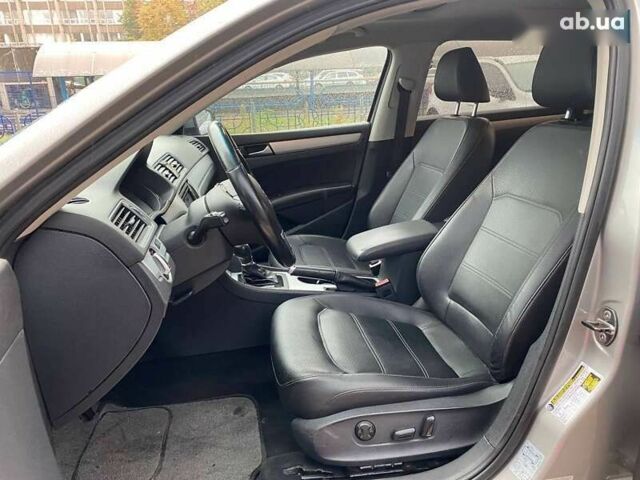 Сірий Фольксваген Пассат, об'ємом двигуна 2.5 л та пробігом 156 тис. км за 9500 $, фото 8 на Automoto.ua