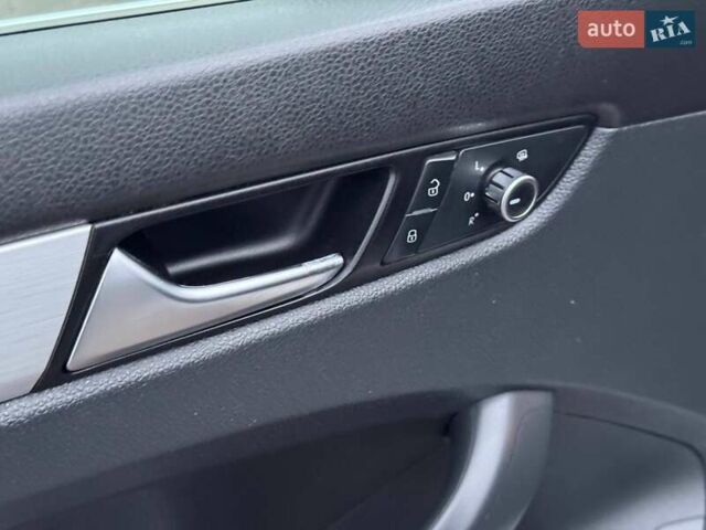 Серый Фольксваген Пассат, объемом двигателя 2.5 л и пробегом 236 тыс. км за 11800 $, фото 20 на Automoto.ua