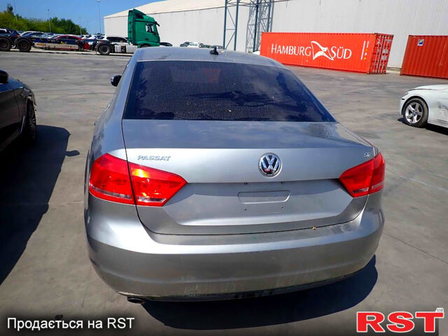 Серый Фольксваген Пассат, объемом двигателя 2.5 л и пробегом 153 тыс. км за 8700 $, фото 1 на Automoto.ua