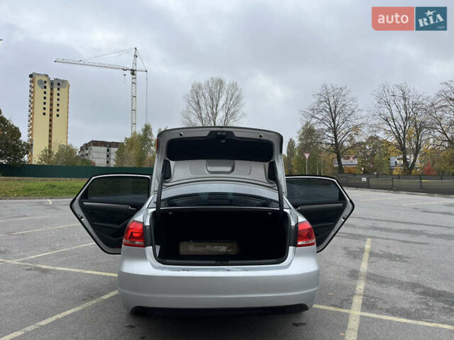 Серый Фольксваген Пассат, объемом двигателя 2.5 л и пробегом 230 тыс. км за 8700 $, фото 14 на Automoto.ua