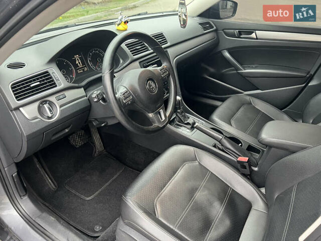 Сірий Фольксваген Пассат, об'ємом двигуна 1.97 л та пробігом 177 тис. км за 11800 $, фото 11 на Automoto.ua