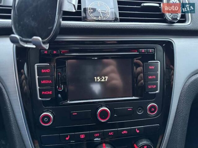 Серый Фольксваген Пассат, объемом двигателя 2.5 л и пробегом 236 тыс. км за 11800 $, фото 26 на Automoto.ua