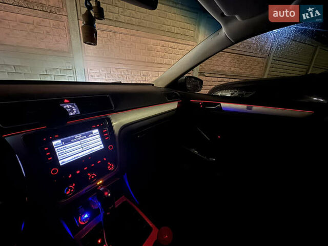 Серый Фольксваген Пассат, объемом двигателя 2.5 л и пробегом 216 тыс. км за 9800 $, фото 18 на Automoto.ua