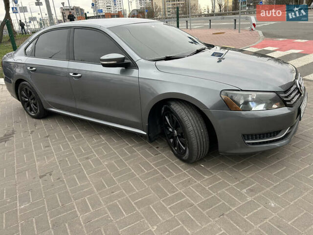 Серый Фольксваген Пассат, объемом двигателя 2.5 л и пробегом 169 тыс. км за 11500 $, фото 5 на Automoto.ua
