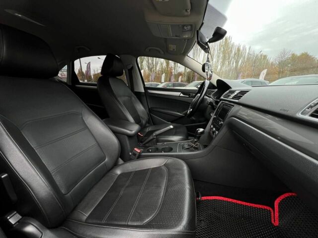 Фольксваген Пассат 2013 в Кривом Роге на Automoto.ua Серый Фольксваген Пассат, объемом двигателя 2.5 л и пробегом 185 тыс. км за 9400 $, фото 14 на Automoto.ua