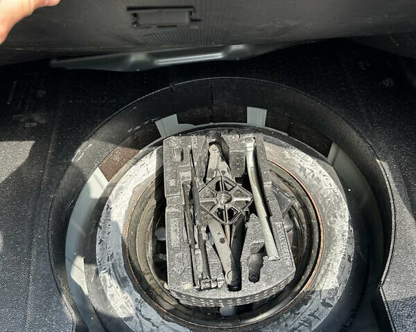 Сірий Фольксваген Пассат, об'ємом двигуна 1.8 л та пробігом 176 тис. км за 10190 $, фото 30 на Automoto.ua