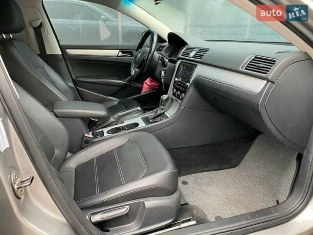 Сірий Фольксваген Пассат, об'ємом двигуна 2.5 л та пробігом 156 тис. км за 8999 $, фото 21 на Automoto.ua