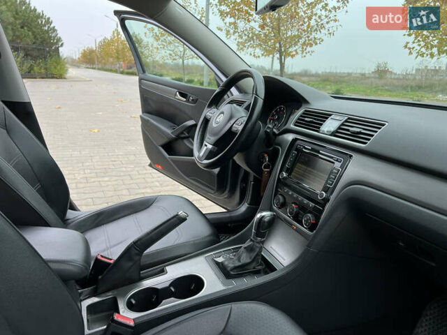 Сірий Фольксваген Пассат, об'ємом двигуна 2.5 л та пробігом 210 тис. км за 9700 $, фото 9 на Automoto.ua