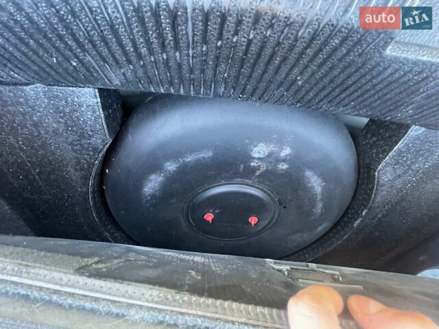 Серый Фольксваген Пассат, объемом двигателя 2.48 л и пробегом 209 тыс. км за 9100 $, фото 9 на Automoto.ua