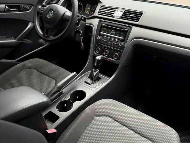 Сірий Фольксваген Пассат, об'ємом двигуна 2.5 л та пробігом 240 тис. км за 7600 $, фото 7 на Automoto.ua