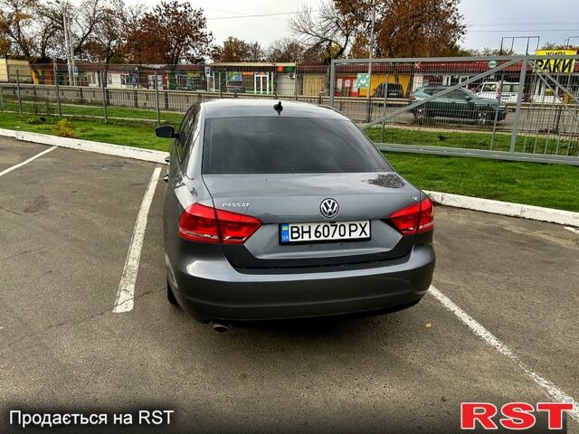 Сірий Фольксваген Пассат, об'ємом двигуна 2.5 л та пробігом 274 тис. км за 10000 $, фото 1 на Automoto.ua