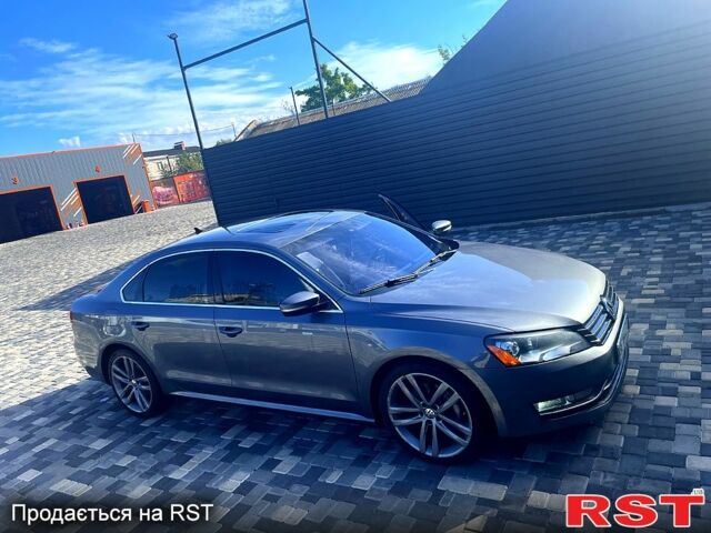 Серый Фольксваген Пассат, объемом двигателя 2.5 л и пробегом 119 тыс. км за 12200 $, фото 1 на Automoto.ua