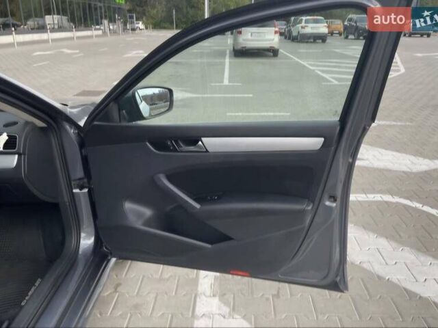 Сірий Фольксваген Пассат, об'ємом двигуна 2.48 л та пробігом 123 тис. км за 11300 $, фото 16 на Automoto.ua