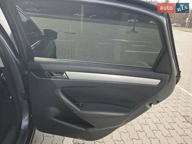 Серый Фольксваген Пассат, объемом двигателя 1.97 л и пробегом 206 тыс. км за 10700 $, фото 27 на Automoto.ua