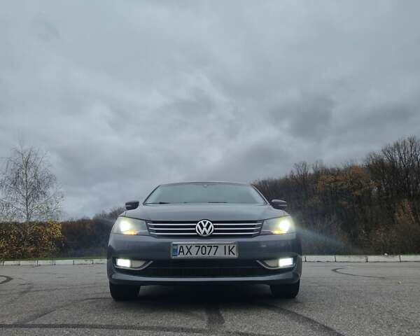 Серый Фольксваген Пассат, объемом двигателя 2.5 л и пробегом 120 тыс. км за 11000 $, фото 11 на Automoto.ua