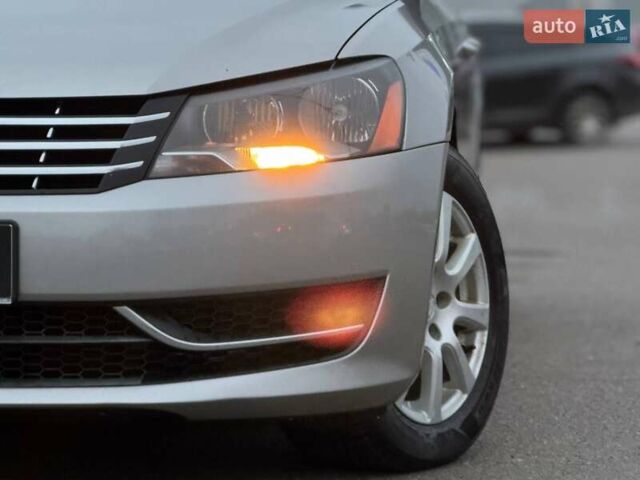 Серый Фольксваген Пассат, объемом двигателя 2.5 л и пробегом 236 тыс. км за 11800 $, фото 5 на Automoto.ua