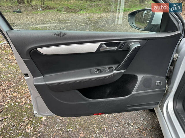 Сірий Фольксваген Пассат, об'ємом двигуна 1.8 л та пробігом 257 тис. км за 8999 $, фото 26 на Automoto.ua