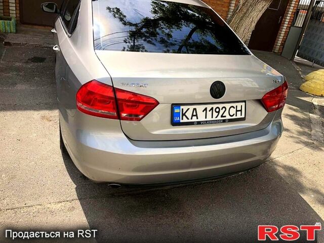 Серый Фольксваген Пассат, объемом двигателя 1.8 л и пробегом 220 тыс. км за 12500 $, фото 2 на Automoto.ua