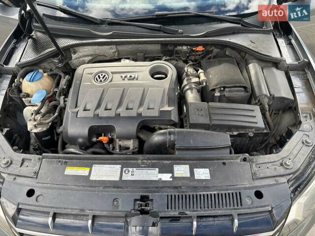 Серый Фольксваген Пассат, объемом двигателя 2 л и пробегом 229 тыс. км за 11800 $, фото 13 на Automoto.ua