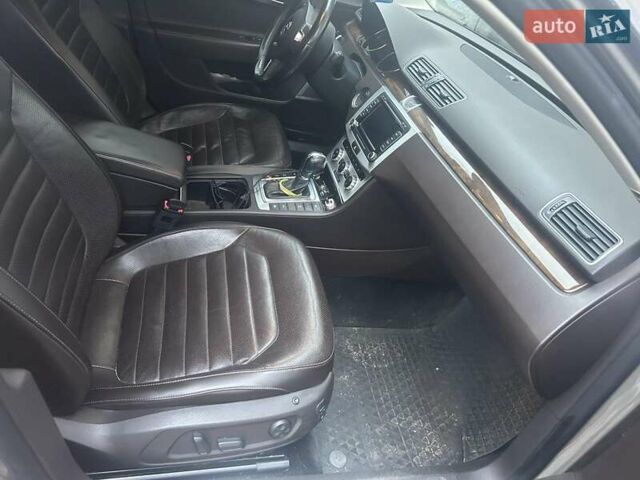 Серый Фольксваген Пассат, объемом двигателя 1.97 л и пробегом 350 тыс. км за 13000 $, фото 9 на Automoto.ua