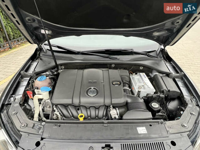 Сірий Фольксваген Пассат, об'ємом двигуна 2.5 л та пробігом 210 тис. км за 9700 $, фото 58 на Automoto.ua