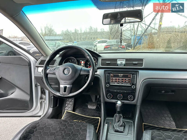 Серый Фольксваген Пассат, объемом двигателя 2.48 л и пробегом 187 тыс. км за 9800 $, фото 19 на Automoto.ua