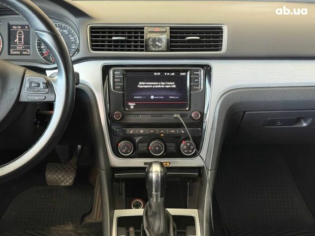 Серый Фольксваген Пассат, объемом двигателя 2.5 л и пробегом 217 тыс. км за 10640 $, фото 20 на Automoto.ua