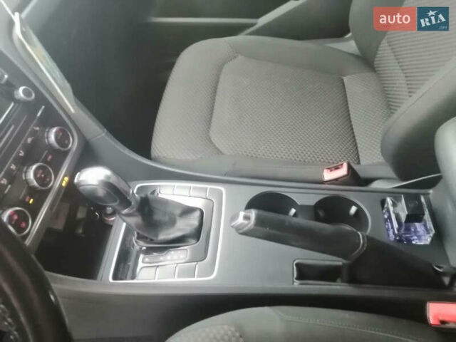 Серый Фольксваген Пассат, объемом двигателя 2.5 л и пробегом 233 тыс. км за 10000 $, фото 9 на Automoto.ua