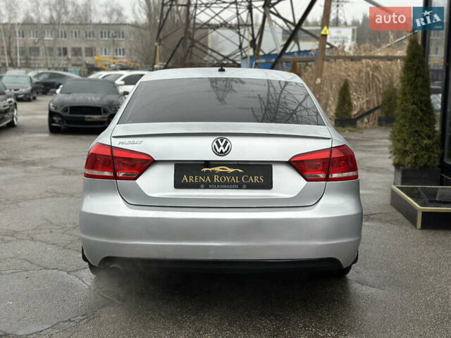 Серый Фольксваген Пассат, объемом двигателя 2.48 л и пробегом 187 тыс. км за 9800 $, фото 10 на Automoto.ua