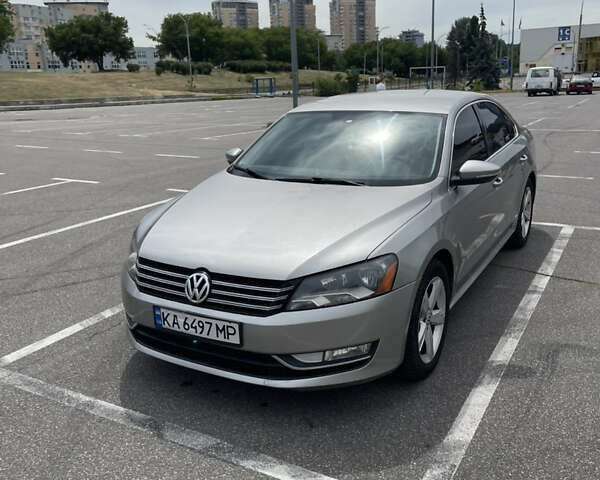 Сірий Фольксваген Пассат, об'ємом двигуна 2.5 л та пробігом 196 тис. км за 10500 $, фото 1 на Automoto.ua