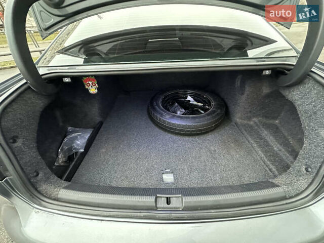 Сірий Фольксваген Пассат, об'ємом двигуна 2.5 л та пробігом 221 тис. км за 9800 $, фото 17 на Automoto.ua
