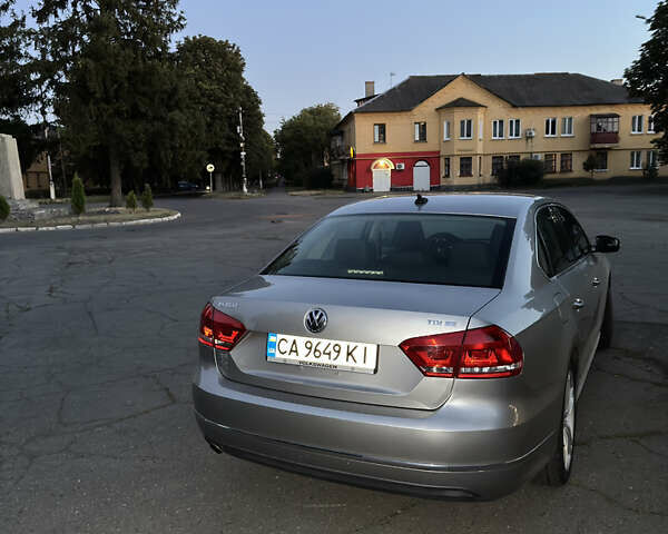 Серый Фольксваген Пассат, объемом двигателя 1.97 л и пробегом 291 тыс. км за 13000 $, фото 6 на Automoto.ua