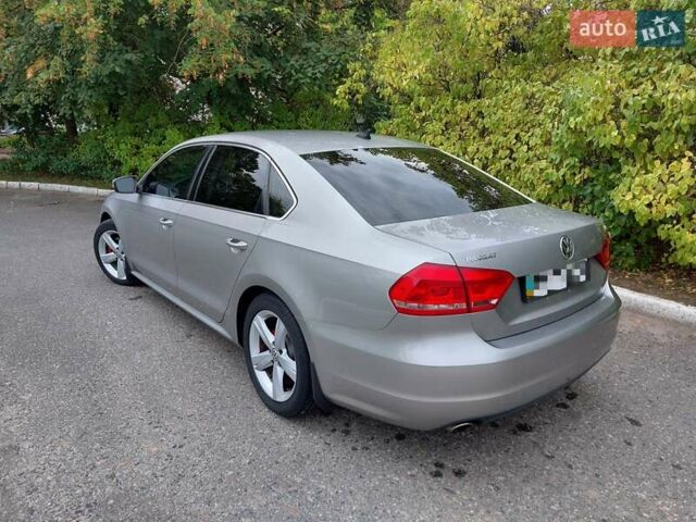 Серый Фольксваген Пассат, объемом двигателя 2.48 л и пробегом 219 тыс. км за 9800 $, фото 4 на Automoto.ua