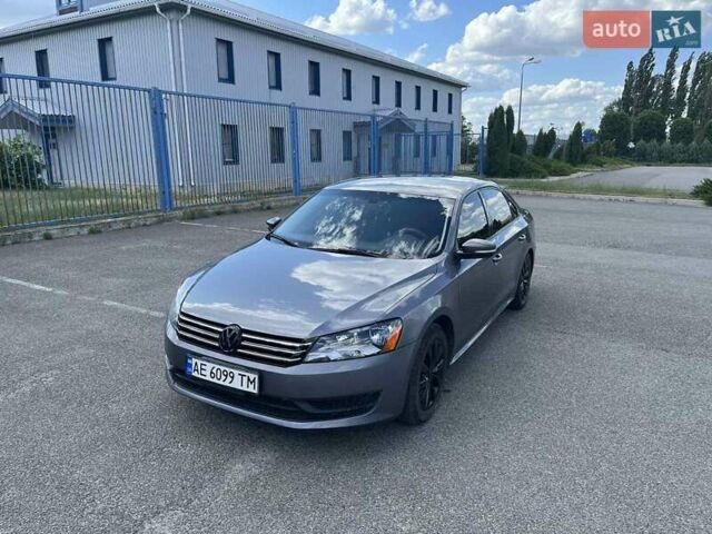 Серый Фольксваген Пассат, объемом двигателя 2.48 л и пробегом 165 тыс. км за 10700 $, фото 5 на Automoto.ua