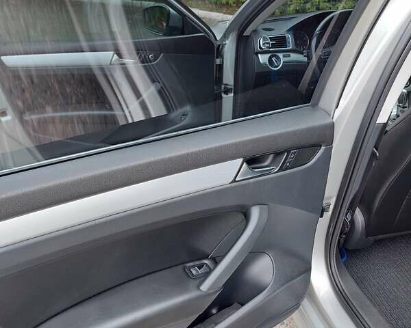 Серый Фольксваген Пассат, объемом двигателя 2.48 л и пробегом 219 тыс. км за 9800 $, фото 17 на Automoto.ua