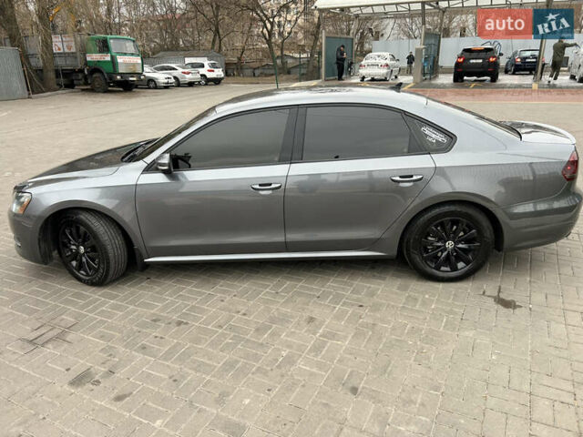 Серый Фольксваген Пассат, объемом двигателя 2.5 л и пробегом 169 тыс. км за 11500 $, фото 8 на Automoto.ua