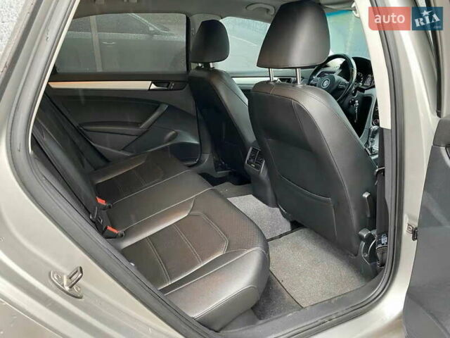 Сірий Фольксваген Пассат, об'ємом двигуна 2.5 л та пробігом 156 тис. км за 8999 $, фото 19 на Automoto.ua