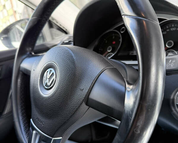 Серый Фольксваген Пассат, объемом двигателя 1.97 л и пробегом 247 тыс. км за 11500 $, фото 24 на Automoto.ua