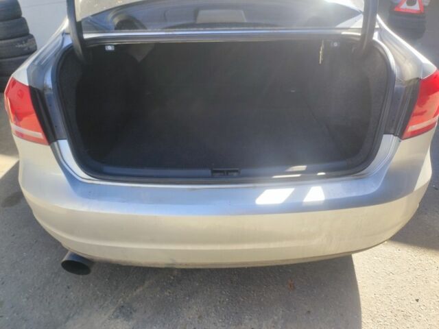 Серый Фольксваген Пассат, объемом двигателя 1.8 л и пробегом 250 тыс. км за 9500 $, фото 9 на Automoto.ua