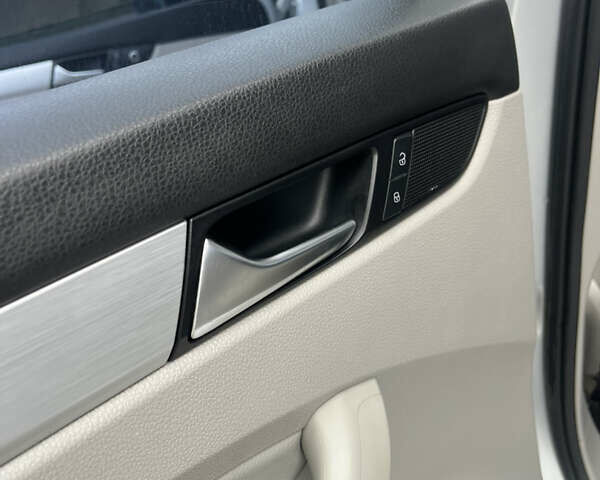 Сірий Фольксваген Пассат, об'ємом двигуна 2 л та пробігом 240 тис. км за 10000 $, фото 15 на Automoto.ua