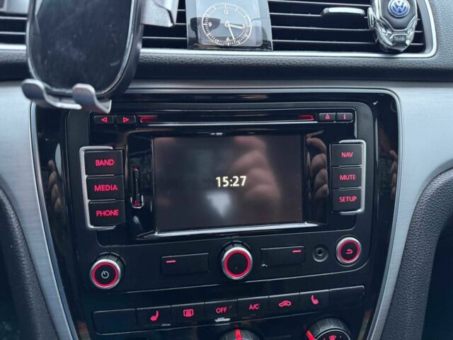 Сірий Фольксваген Пассат, об'ємом двигуна 2.5 л та пробігом 236 тис. км за 11800 $, фото 21 на Automoto.ua