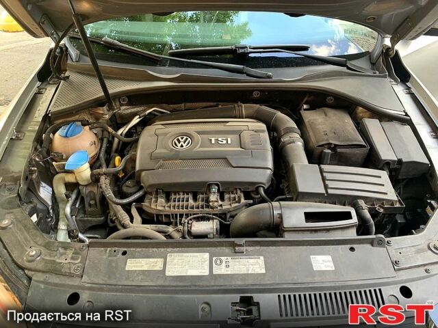 Серый Фольксваген Пассат, объемом двигателя 1.8 л и пробегом 220 тыс. км за 12500 $, фото 7 на Automoto.ua