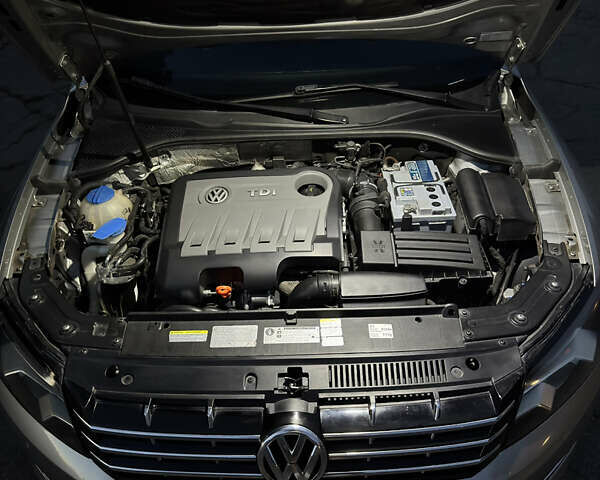 Серый Фольксваген Пассат, объемом двигателя 1.97 л и пробегом 291 тыс. км за 13000 $, фото 10 на Automoto.ua