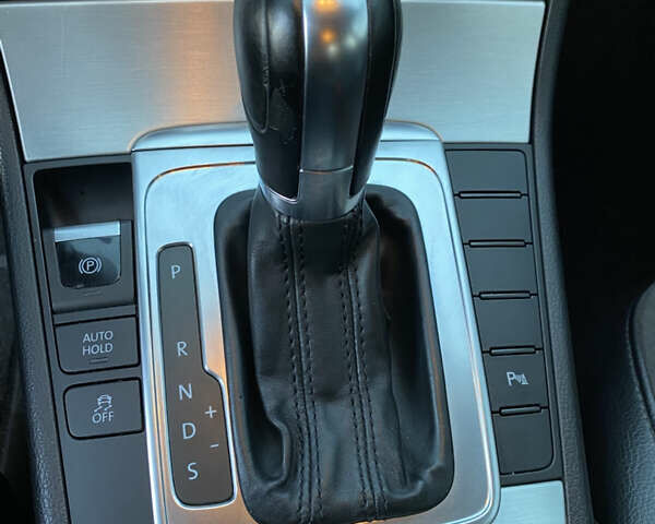 Серый Фольксваген Пассат, объемом двигателя 2 л и пробегом 180 тыс. км за 12500 $, фото 35 на Automoto.ua